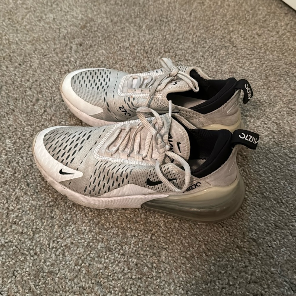 Nike Air Max 270 women’s 6